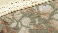 Kép betöltése a galériamegjelenítőbe: Barna 3D mintás csipke szegett, Vintage pamutvászon barna asztalterítő