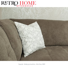 Kép betöltése a galériamegjelenítőbe: Rózsa virág mintás, cipzáros, díszpárna több méretben - RetroHome.shop