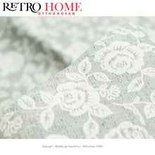 Kép betöltése a galériamegjelenítőbe: Elegáns fehér rózsa mintás, csipke szegett, pamutvászon asztalterítő - RetroHome.shop