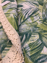 Kép betöltése a galériamegjelenítőbe: Zöld pálmaleveles asztalteritő