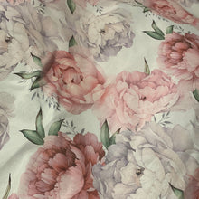 Kép betöltése a galériamegjelenítőbe: Rózsa mintás, csipke szegésű, pamutvászon asztalterítő