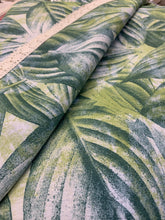 Kép betöltése a galériamegjelenítőbe: Zöld pálmaleveles asztalteritő