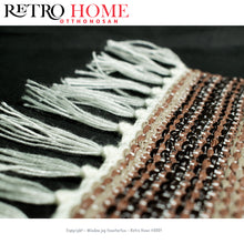 Kép betöltése a galériamegjelenítőbe: Barna, fekete és bézs mintás műanyag (PVC) padló szőnyeg - RetroHome.shop
